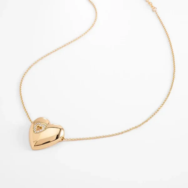 Dije con baño de oro